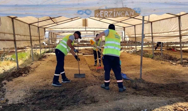 Sultanbeyli' de kurban alanlarında temizlik süreci başladı