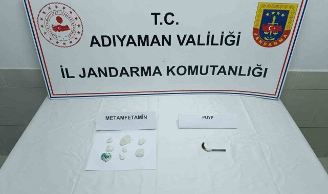 Şüpheli araçtan uyuşturucu ele geçirildi