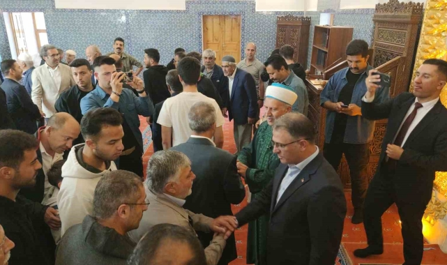 Tarihi camide Kurban Bayramı namazı