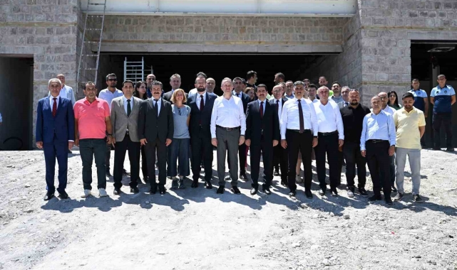Taşkın, Bakan Yardımcısı Yazgı ile beraber Battalgazi'nin tarihi yapılarını inceledi