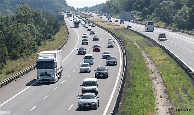 TATİL DÖNÜŞÜ HAREKETLİLİĞİ SÜRÜYOR!