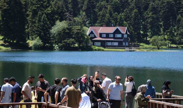 Tatilciler, Bolu'nun doğa harikasına akın etti