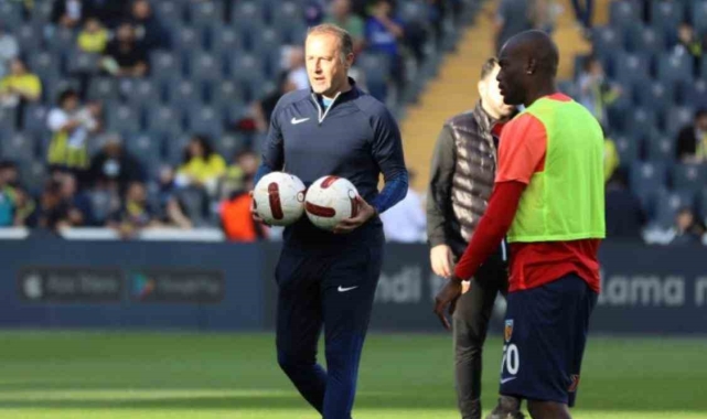 Tayfun Türkmen, Ersun Yanal'ın ekibine dahil oldu