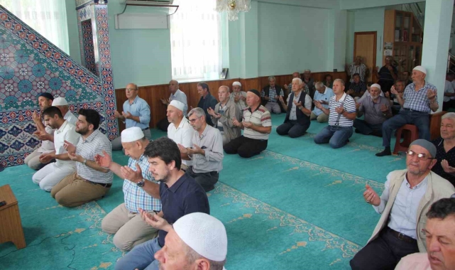 Tekirdağlı çiftçiler yağmur duasına çıktı