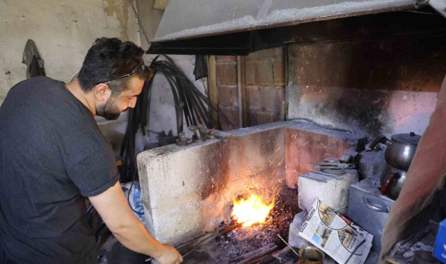 Tescilli Tapan bıçaklarının ustası sosyolog