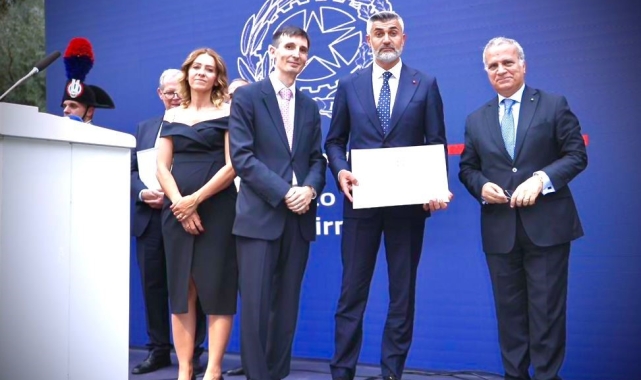 TFF Yönetim Kurulu Üyesi Üçdan'a İtalya'nın Yıldız Şövalyesi Nişanı verildi