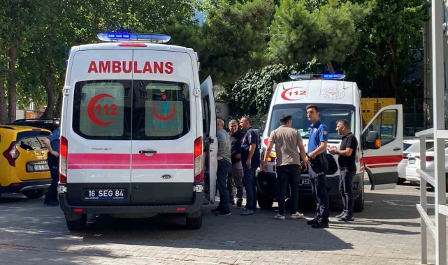 Ticari takside gördüğü eşine kurşun yağdırdı, eşi ve taksici yaralandı