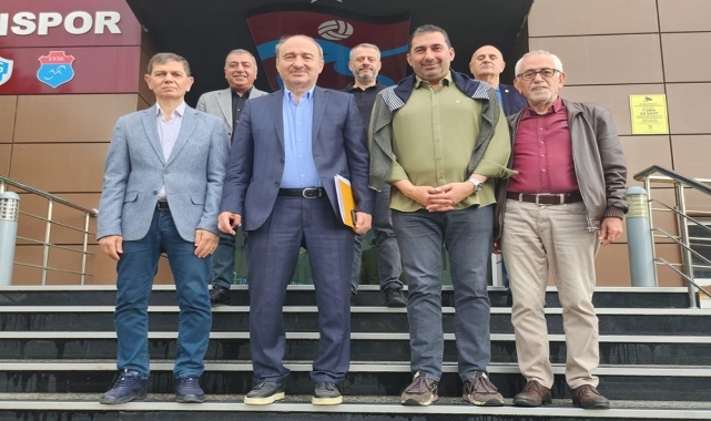 Trabzonspor&#039;un eski başkanı Özak, kulübü ziyaret etti: