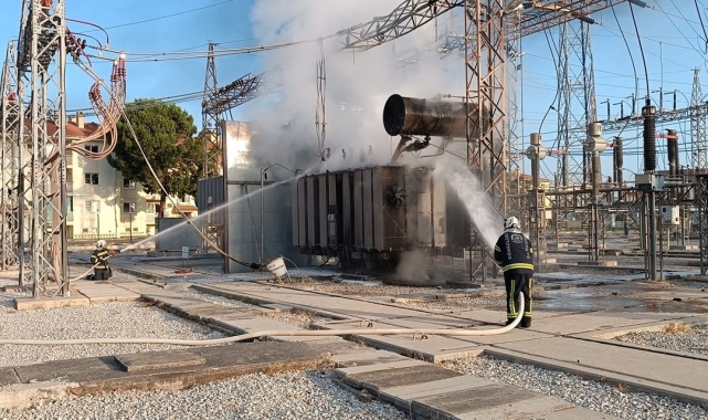 Trafoda çıkan yangın korkuya neden oldu