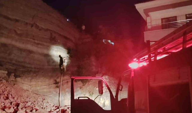 Tunceli'de çıkan yangın, evlere sıçramadan söndürüldü