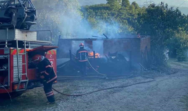 Tüp patladı, çıkan yangında kuruluk kül oldu
