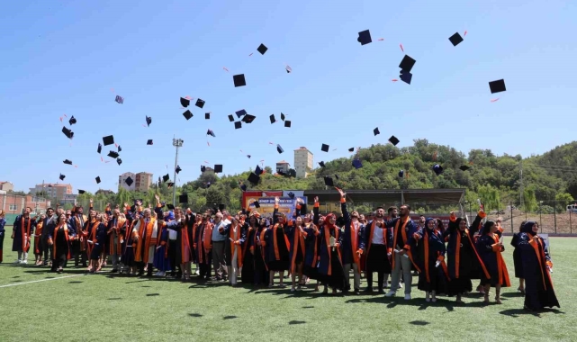 Türkeli MYO'da mezuniyet heyecanı
