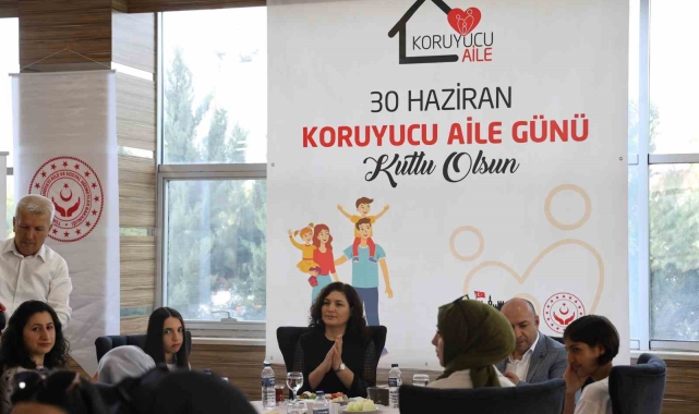 Türkiye'de 10 bin çocuk koruyucu aile yanında bulunmakta