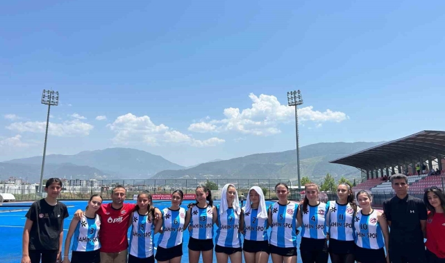 U16 Türkiye Hokey Süper Ligi'nde Ege Yıldızları 4'üncü galibiyetini aldı