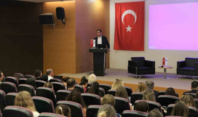 Uluslararası fuarlarda tasarımın önemi DENİB'te konuşuldu