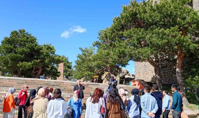 Üniversiteli öğrenciler 93 ruhunu andı