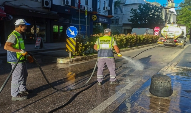 Ünye Belediyesi ekiplerince ilçede temizlik yapıldı