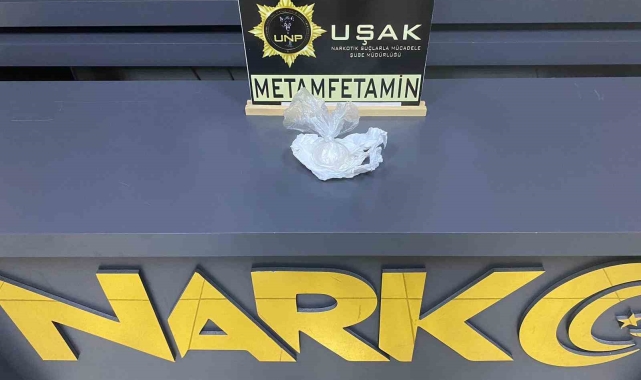 Uşak'ta 2 uyuşturucu satıcısı tutuklandı