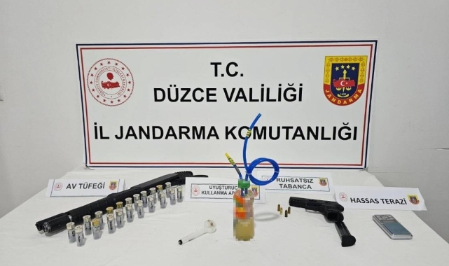 Uyuşturucu kullanan 3 şahıs ve yurda kaçak yollarla giren 2 kişi yakalandı