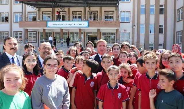 Vali Aydoğdu: "Başarı elde etmek için gireceğiniz sınavda hepinize yürekten başarılar diliyorum"