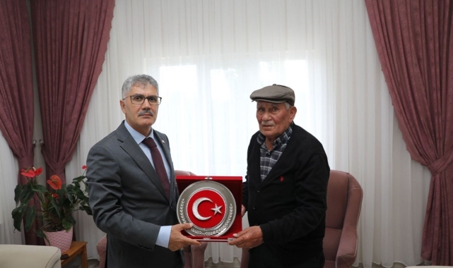 Vali Çelik belde ve köylerde vatandaşların taleplerini dinledi