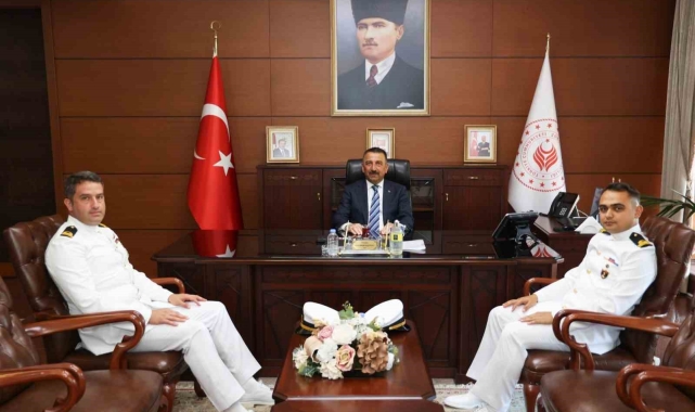 Vali Hacıbektaşoğlu, TCG Kilimli Gemisi'nin komutanlarını kabul etti