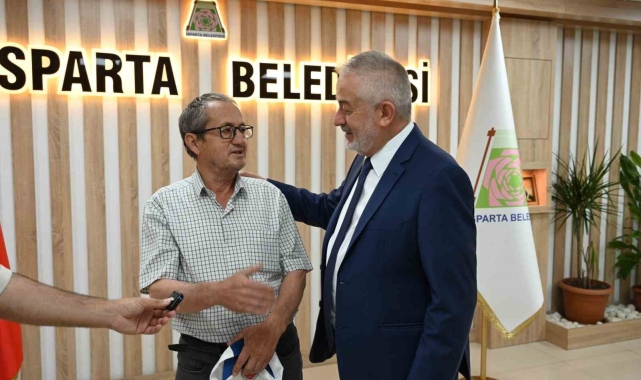 Vatandaşlar bağışta bulunarak hastaneye katkı sağlıyor