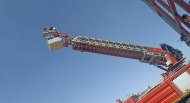 Vinçte mahsur kalan işçi kurtarıldı