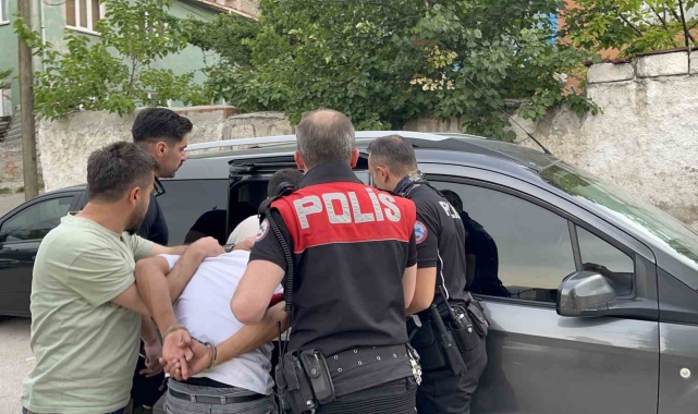 Yabancı uyruklu ailelerin bıçaklı kavgasında 2'si ağır 3 kişi yaralandı