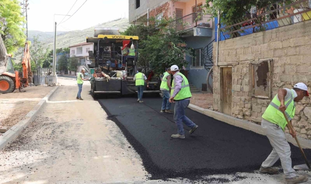 Yahyalı'da asfaltlama çalışmaları devam ediyor