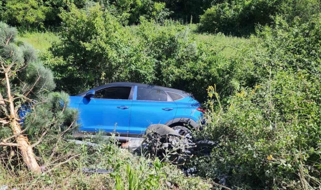 Yalova'da karşı şeritten gelen 2 araca çarpan motosiklet sürücüsü yaralandı