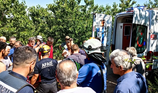 Yalova'da vadiye devrilen traktörün sürücüsü kurtarıldı