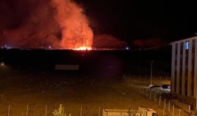 Yangın Elazığ'ın her yerini sardı: Baskil'de Belediye Başkanı acil yardım çağrısında bulundu