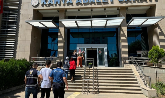 Yapay zeka düzeneğiyle sınava girmeye çalışırken yakalandı