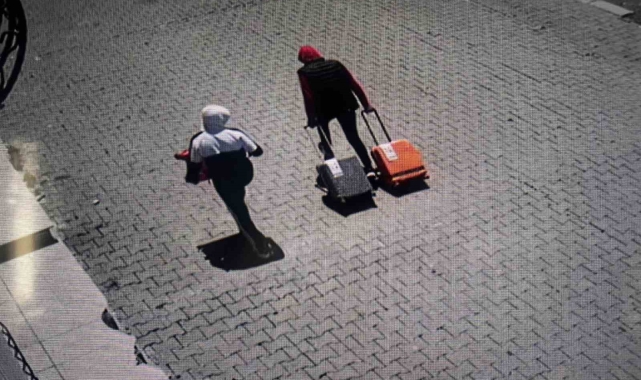 Yardım malzemelerini çalan hırsızlar önce kameraya, sonra polise yakalandı