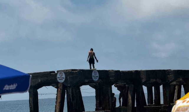 Yasağa rağmen iskeleye çıkıp canlarını hiçe saydılar