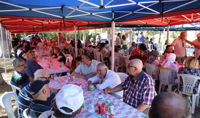 Yıllar önce yetiştirme yurdundan çıkanlar 15'inci Pilav Günü ile bir araya geldi