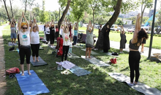 Yoga tutkunları Eyüpsultan'da buluştu