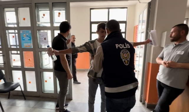 Yüksekova'da YKS'nin ikinci oturumu başladı
