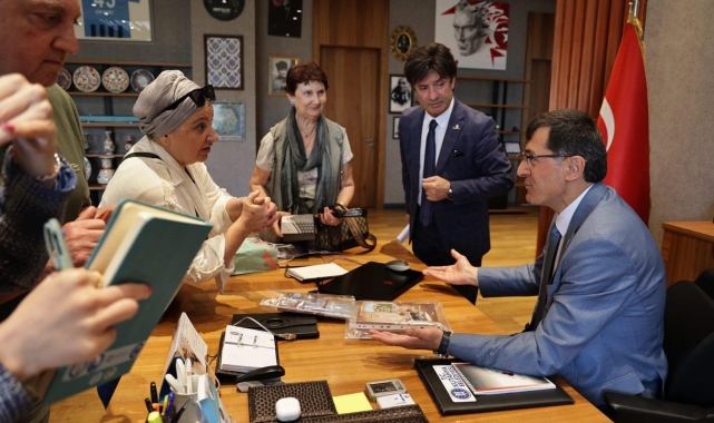 Yunanistan'dan gelen Kütahya ve Selanik kökenli misafirleri makamında ağırladı