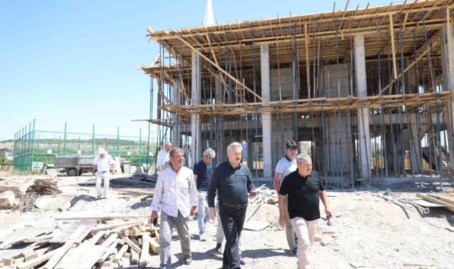 Yunus Emre Cami hızla yükseliyor