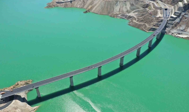 Yusufeli Merkez Viyadüğü yarın hizmete açılıyor