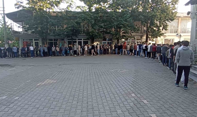 Yüz yıllık gelenek 'Bayramlaşma zinciri'