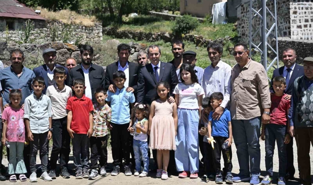 '100 Köye İnternet' projesiyle internete erişimi elverişsiz köylere uydu internet bağlantısı sağlanıyor