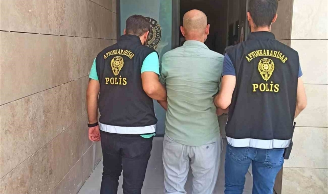 12 suç kaydı bulunan ve 8 yıl 8 ay hapis cezasıyla aranan şahsı polis yakaladı