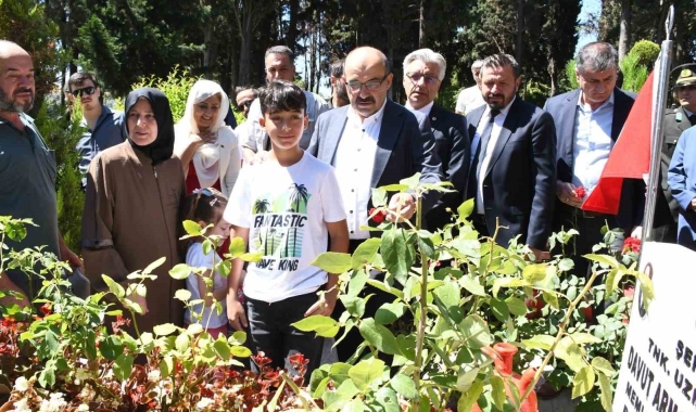 15 Temmuz'da Balıkesir Şehitliği ziyaret edildi