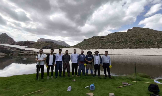 3 bin 500 rakımda yer alan saklı cennet: Kervan Gölü