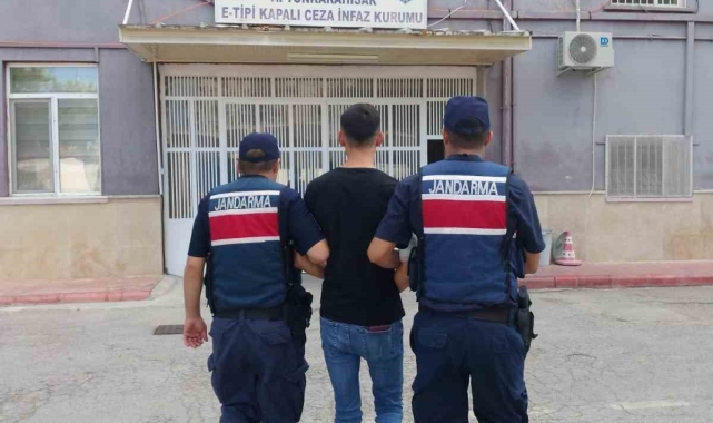 3 yıl 3 ay 29 gün hapis cezası ile aranan şahsı jandarma yakaladı
