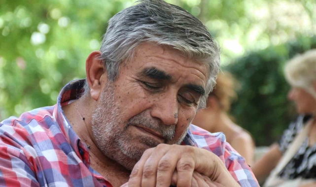 36 yıldır oturarak uyuyan adam: "Herkes yattıktan sonra gece çocuk gibi ağlıyorum"
