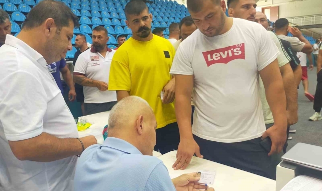 663. Tarihi Kırkpınar Yağlı Güreşleri'ne 832 pehlivan kayıt yaptırdı